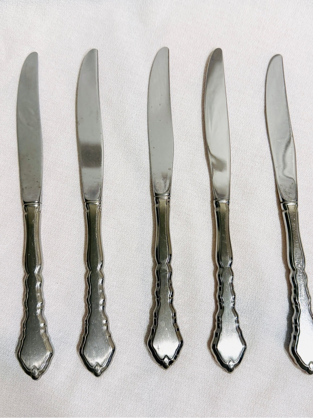 Oneida Community Stainless Satinique Dinner Knife (Set of Five) 9in